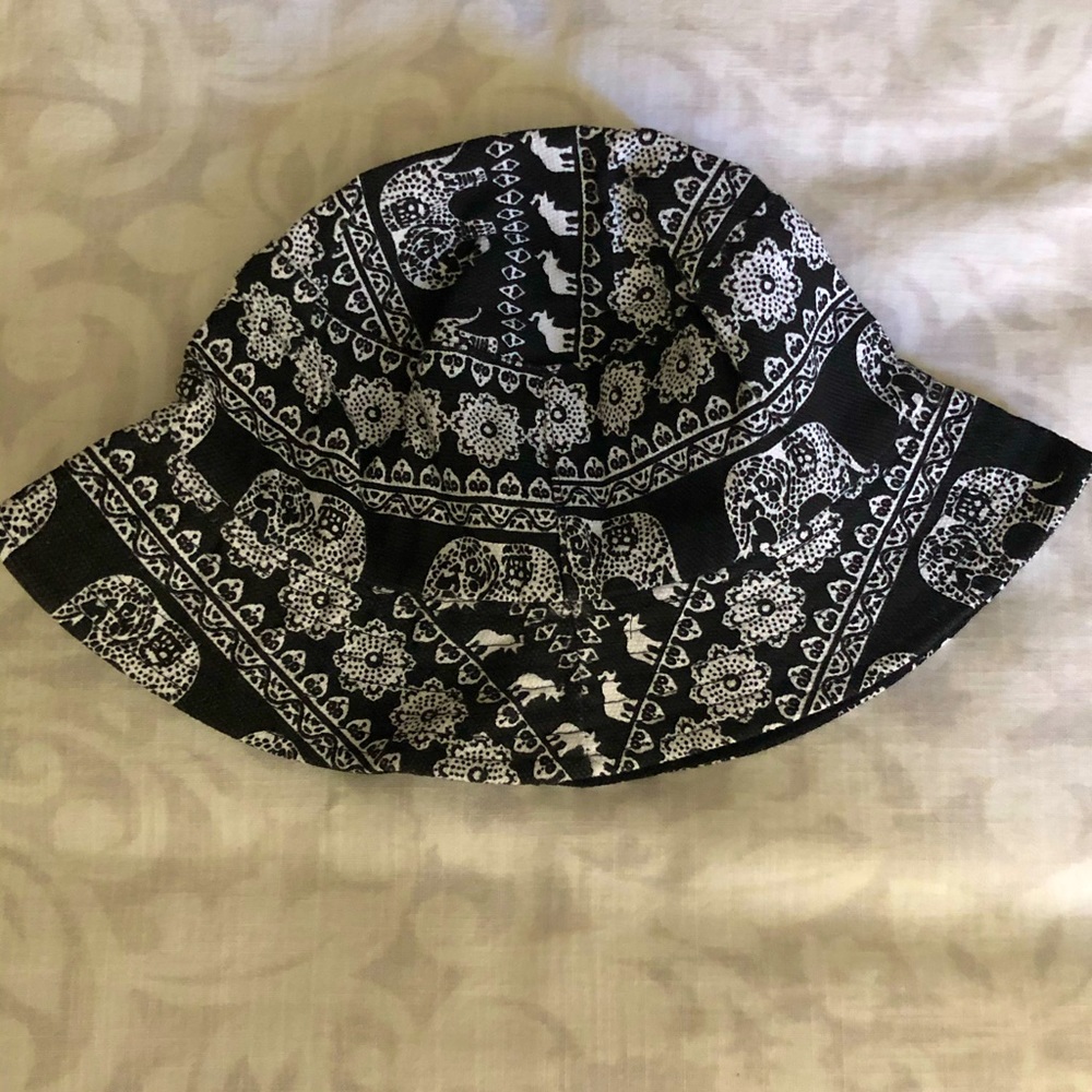 Black Bucket Hat